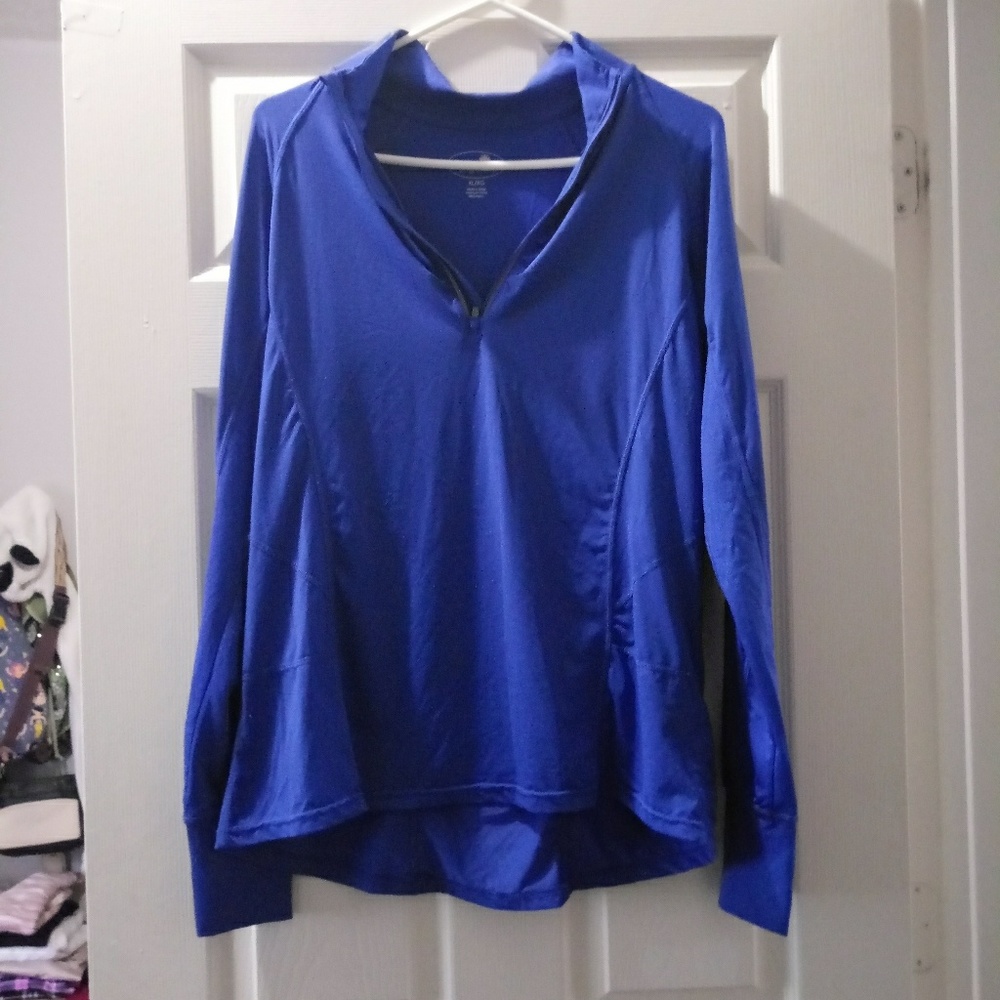 2 women Activewear shirts (Xl)